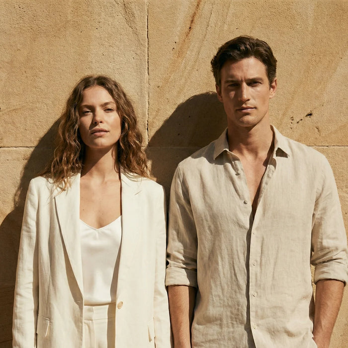 <h1><strong>Dress the Season</strong></h1>