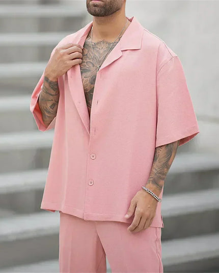 Ensemble décontracté pour homme en deux pièces avec chemise à manches courtes et pantalon