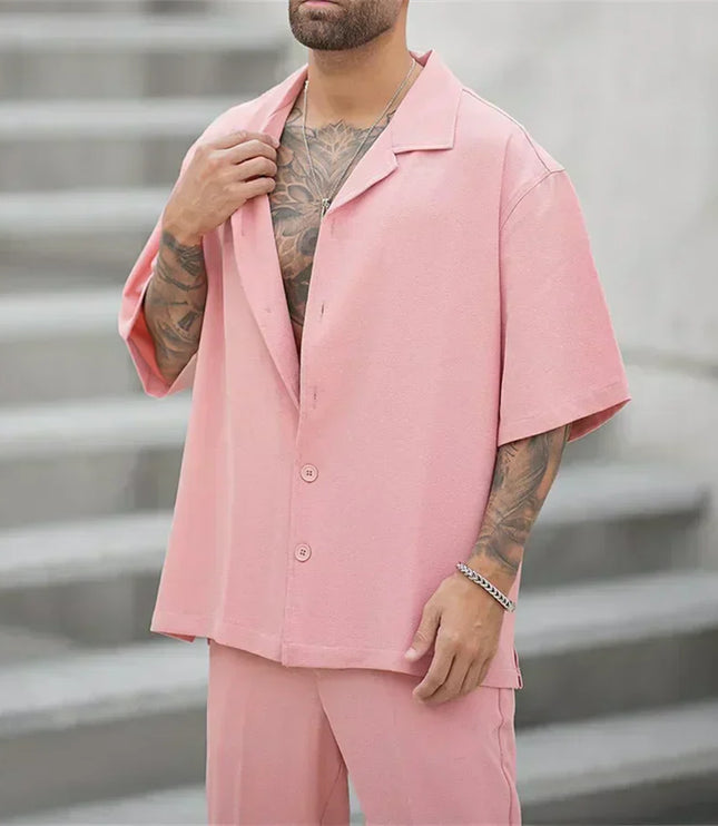 Ensemble décontracté pour homme en deux pièces avec chemise à manches courtes et pantalon
