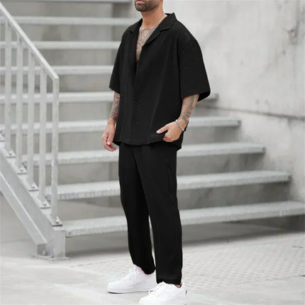 Ensemble décontracté pour homme en deux pièces avec chemise à manches courtes et pantalon