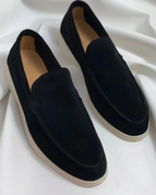 Black / UK 6 / EU 39 / US 6.5