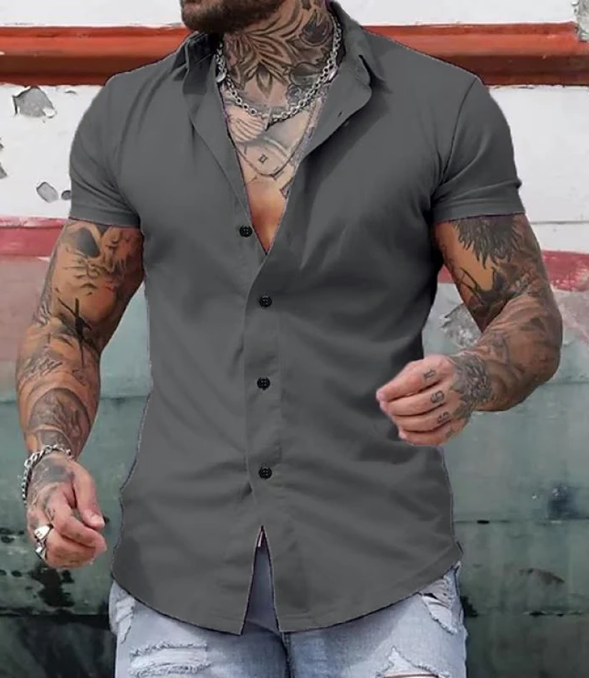 Camisa de hombre de verano con cuello solapa y manga corta con botones