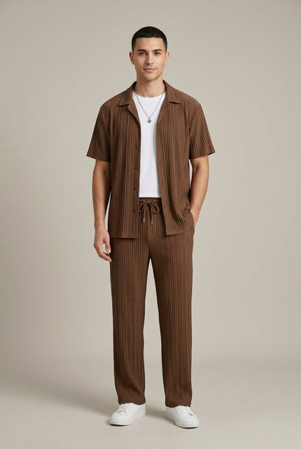 Ensemble pour homme en deux pièces avec chemise rayée texturée et pantalon