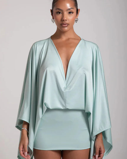 Vestido mini de fiesta para mujer con mangas capa y caída fluida