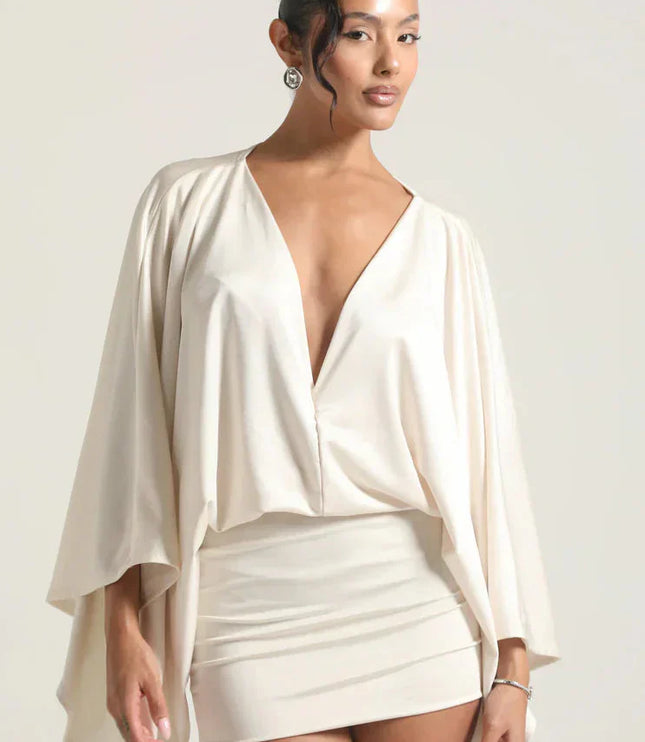 Vestido mini de fiesta para mujer con mangas capa y caída fluida