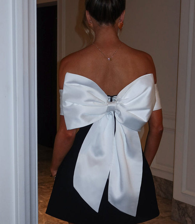 Vestido mini de fiesta de cóctel con hombros descubiertos y fruncidos para mujer