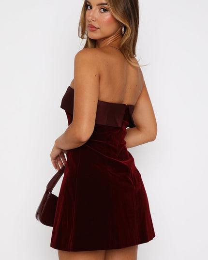 Vestido mini de cóctel sin tirantes de terciopelo rojo vino para mujer