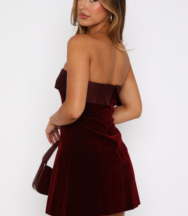 Vestido mini de cóctel sin tirantes de terciopelo rojo vino para mujer