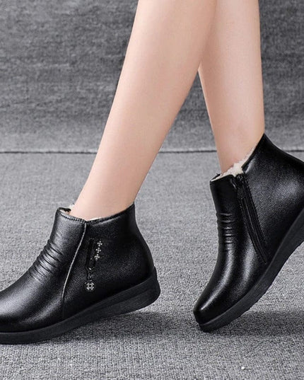 Corinna | Women's Fur-Lined Winter Ankle Boots - Black - Image 3