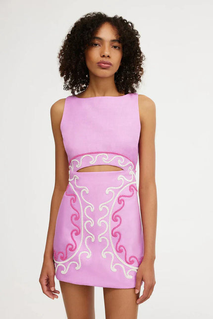 Vestido mini ajustado rosa bordado con recortes para mujer