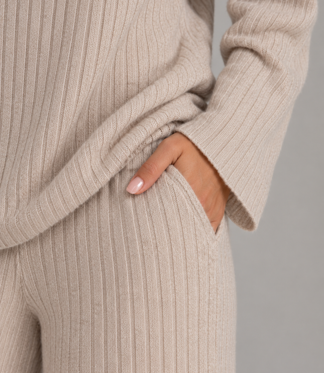 Women's Ribbed Loungewear Set with V-Neck Jumper and Trousers