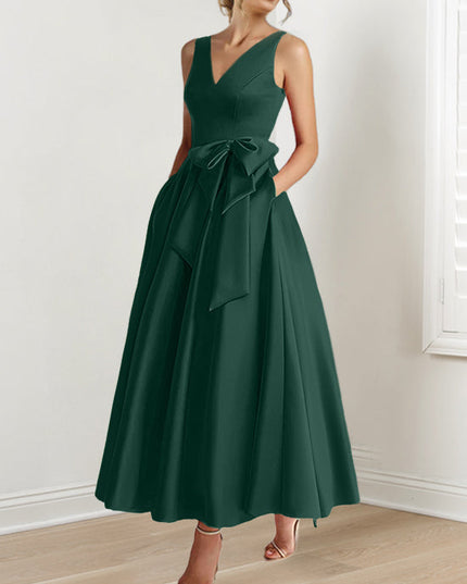 Forest green V-neck A-line satin maxi dress with tied waist