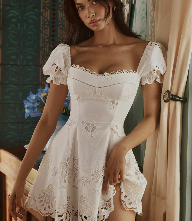 Vestido mini blanco para invitada de boda de verano para mujer