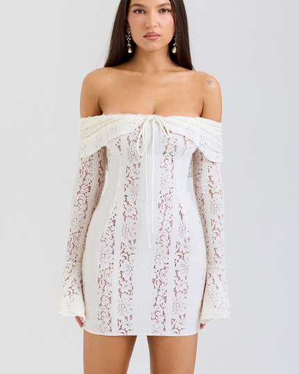 Vestido mini blanco de encaje con hombros descubiertos para invitada de boda para mujer