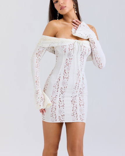 Vestido mini blanco de encaje con hombros descubiertos para invitada de boda para mujer