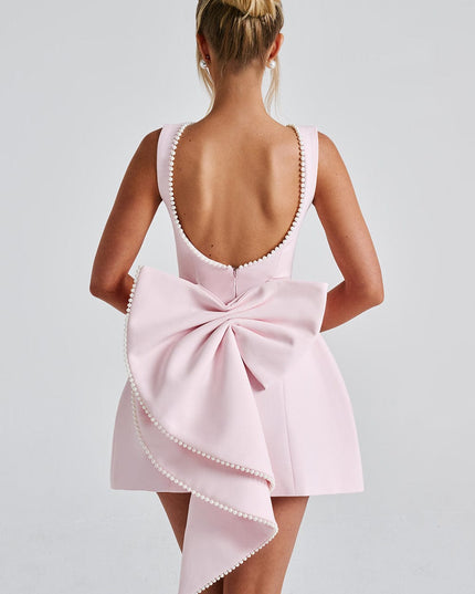 Vestido mini línea A para invitada de boda con cuello de perlas para mujer
