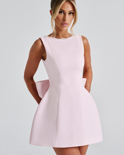Vestido mini línea A para invitada de boda con cuello de perlas para mujer
