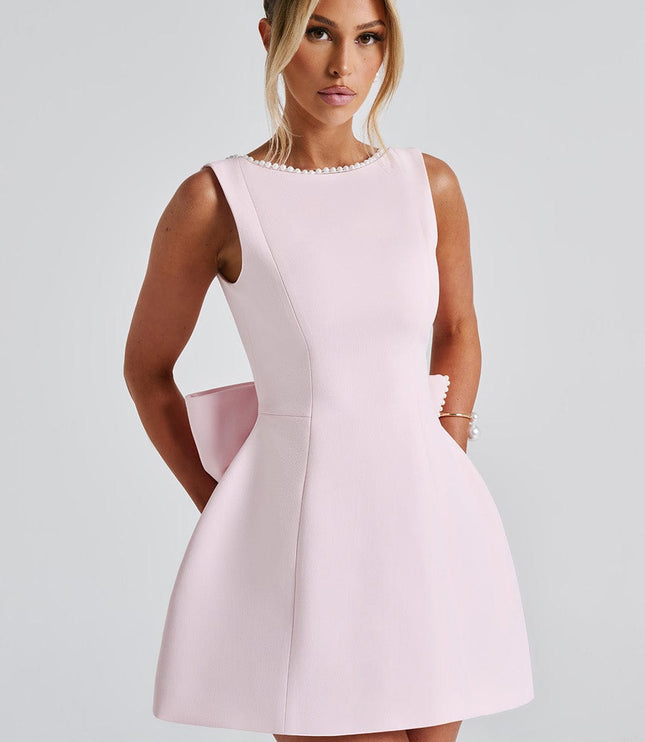 Vestido mini línea A para invitada de boda con cuello de perlas para mujer