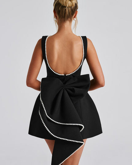 Vestido mini línea A para invitada de boda con cuello de perlas para mujer
