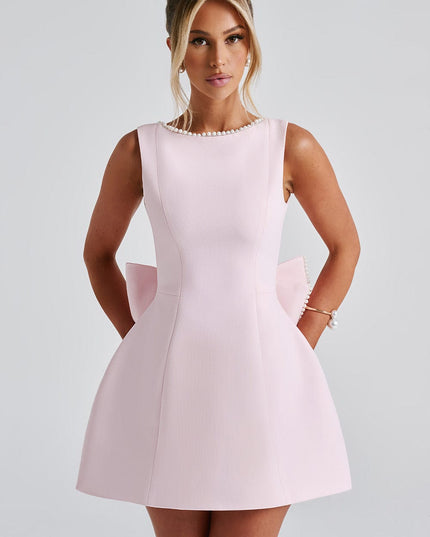Vestido mini línea A para invitada de boda con cuello de perlas para mujer