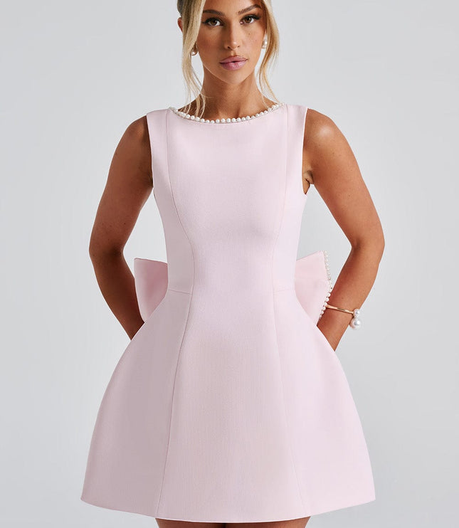 Vestido mini línea A para invitada de boda con cuello de perlas para mujer