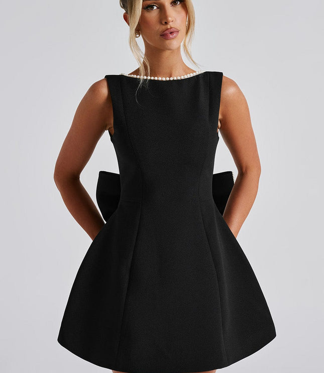 Vestido mini línea A para invitada de boda con cuello de perlas para mujer