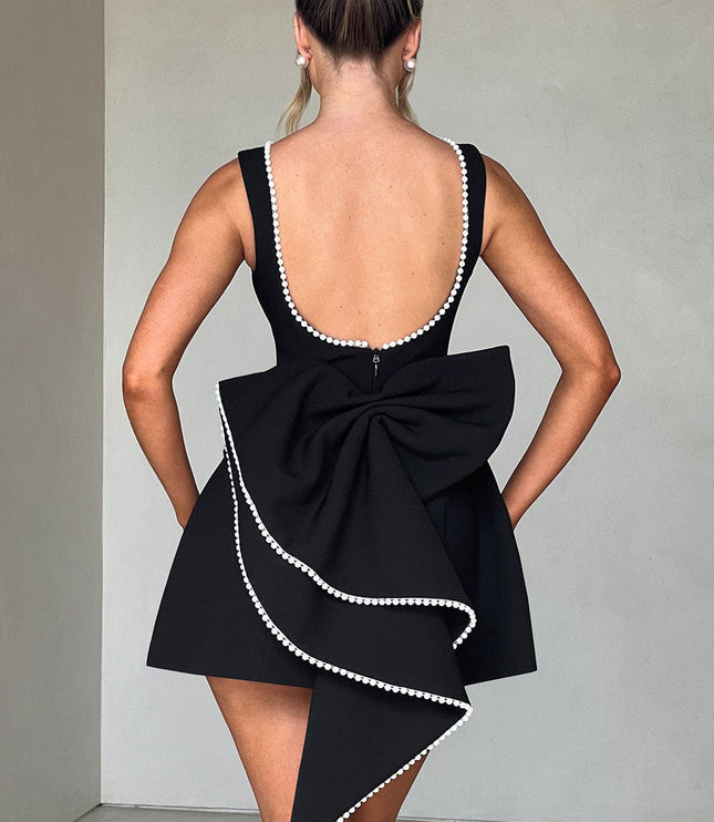 Vestido mini línea A para invitada de boda con cuello de perlas para mujer