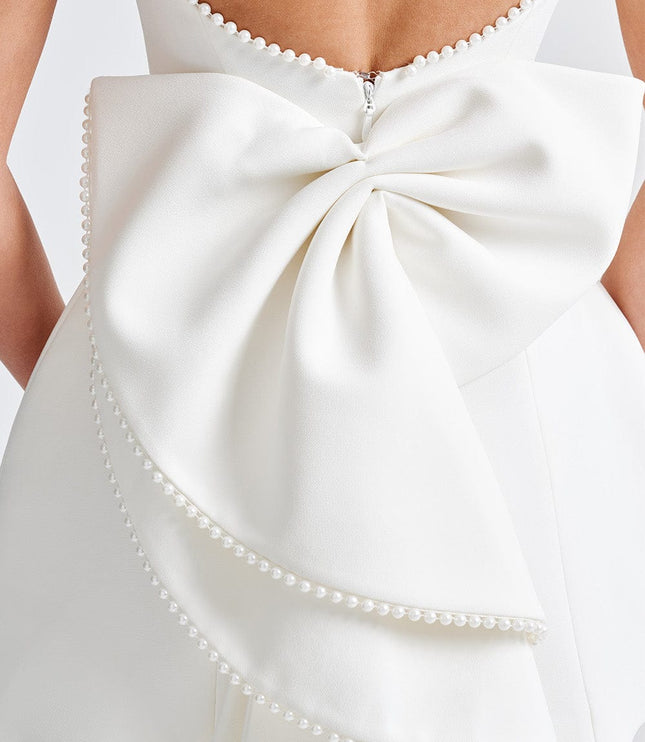 Vestido mini línea A para invitada de boda con cuello de perlas para mujer