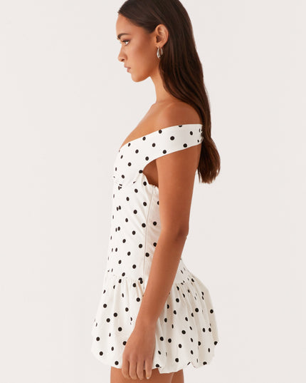 Vestido mini de lunares para invitada de boda con hombros descubiertos para mujer