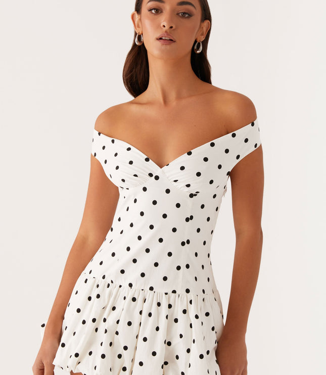 Vestido mini de lunares para invitada de boda con hombros descubiertos para mujer