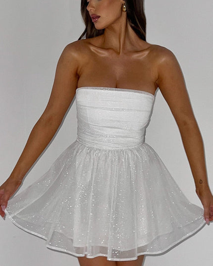 Vestido mini blanco ajustado con fruncidos y hombros descubiertos para mujer