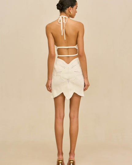 Vestido mini blanco de verano con escote cuadrado y hombros descubiertos para mujer